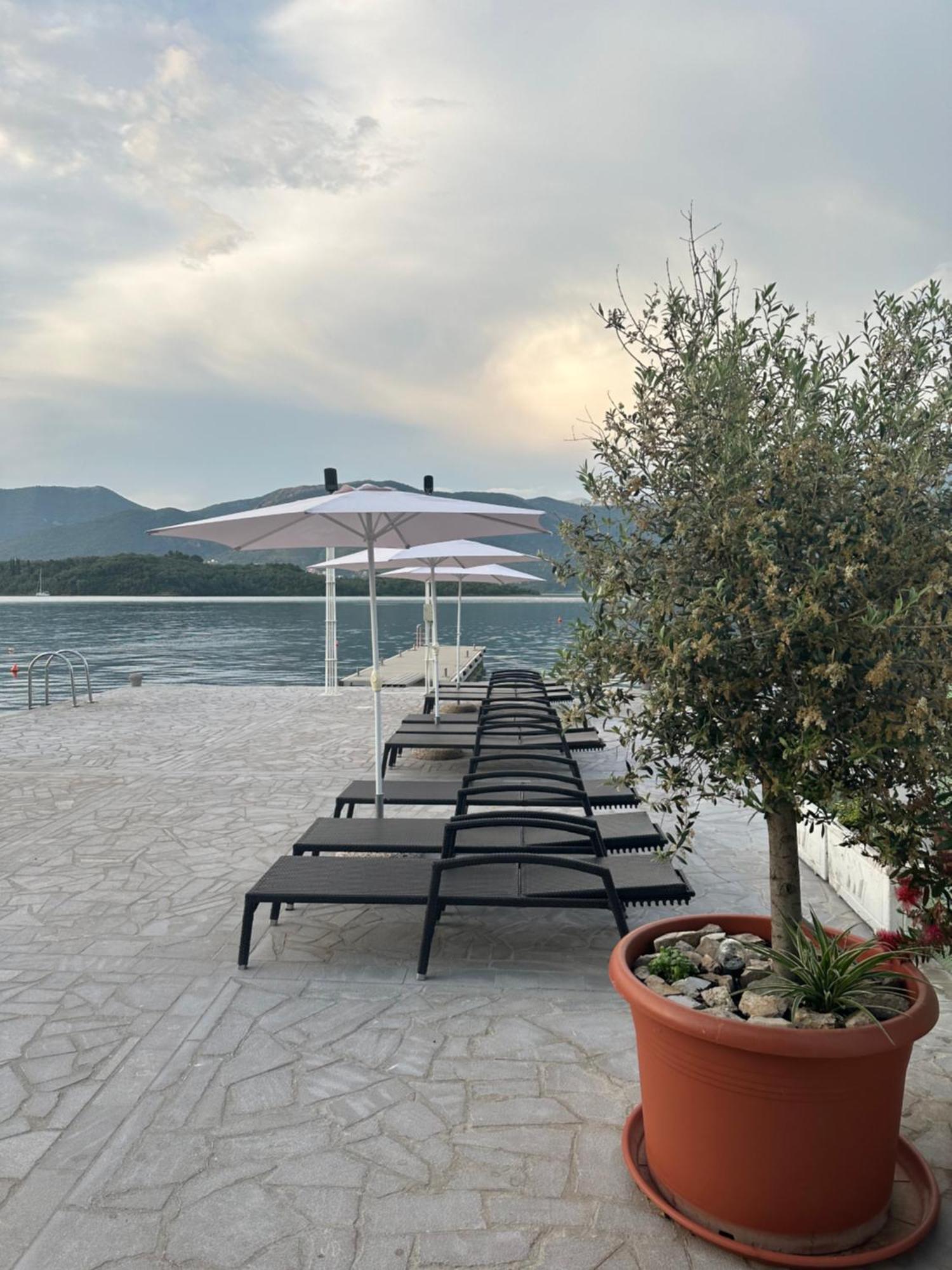 Apartments Kovinic Tivat Exterior foto