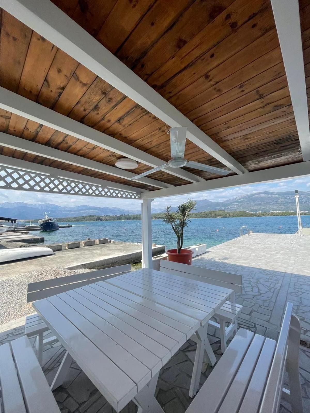 Apartments Kovinic Tivat Exterior foto