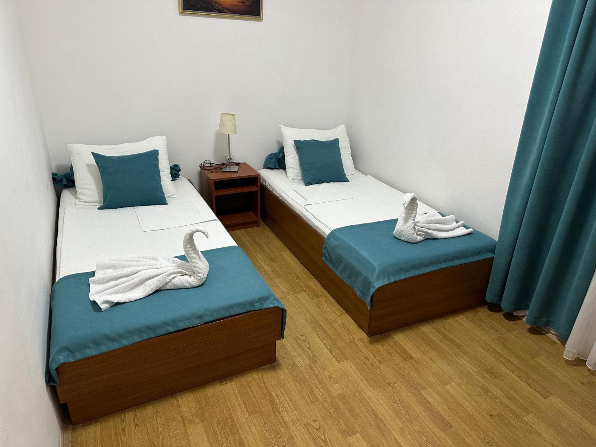 Apartments Kovinic Tivat Exterior foto