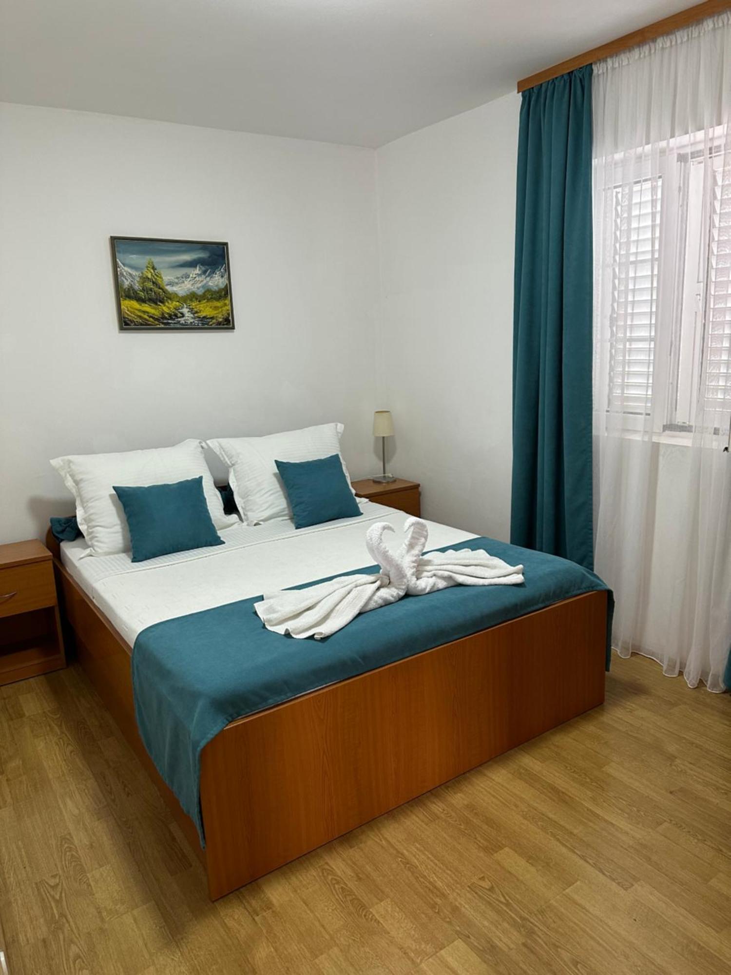 Apartments Kovinic Tivat Exterior foto