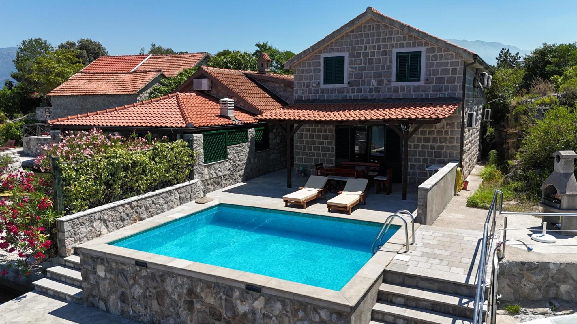 Apartments Kovinic Tivat Exterior foto